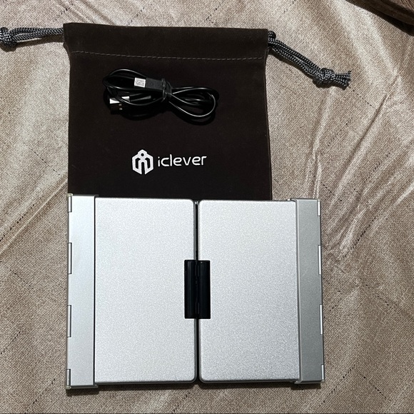 Foldable portable mini keyboard w backlit features and carrying bag - Picture 3 of 8